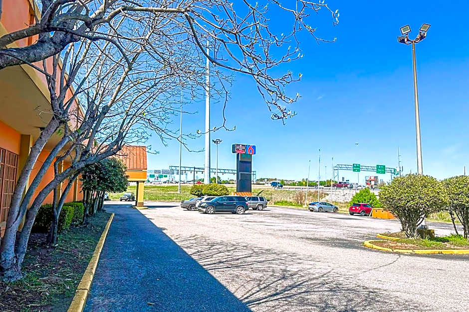 Jackson Hotel And Convention Center