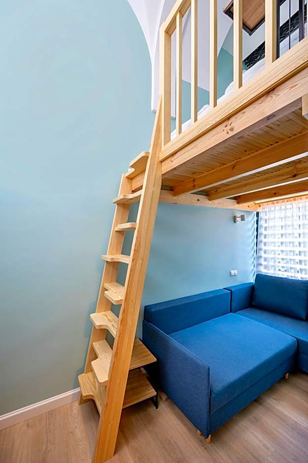 JESS INN Hostel Rondo Charles de Gaulle