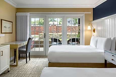 Queen Room with Two Queen Beds and City View