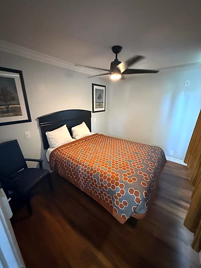 Colony Inn