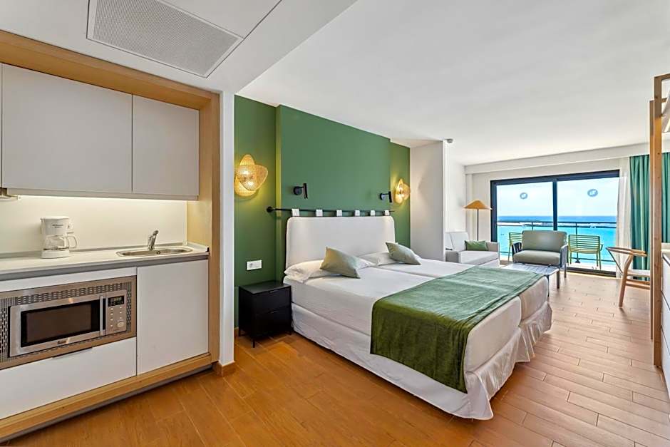 Photo 1 of 6 of Sea View