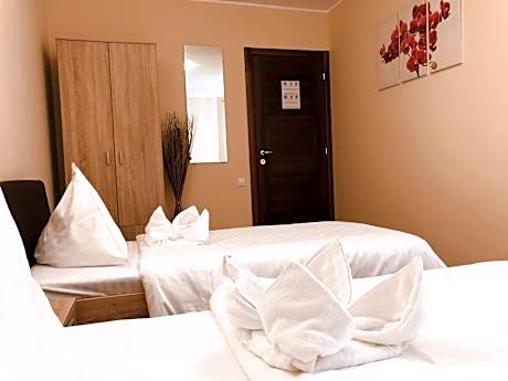 Triple Room with Shared Bathroom