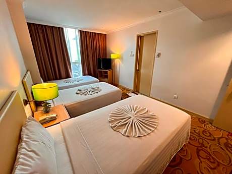 Superior - 3 Single Beds
