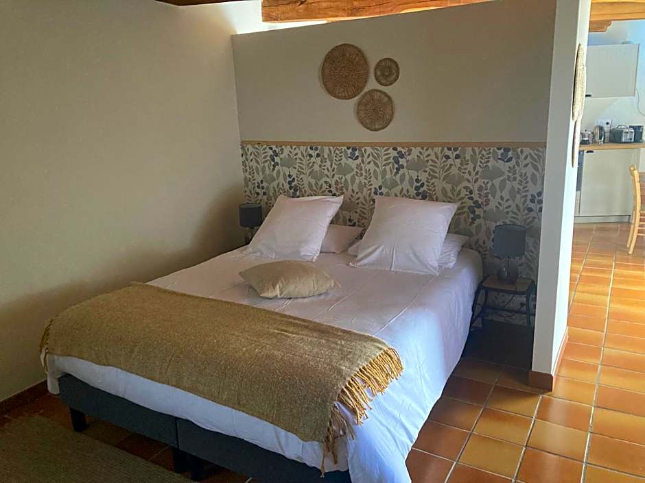Gîtes au pied des Cévennes - Domaine Les Terres Aoyama