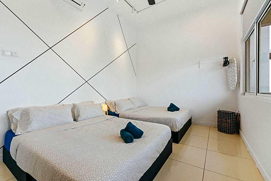 Puchong Skypod Residence, 1-5 pax with Balcony Unit, Walking Distance to IOI Mall, 10min Drive to Sunway
