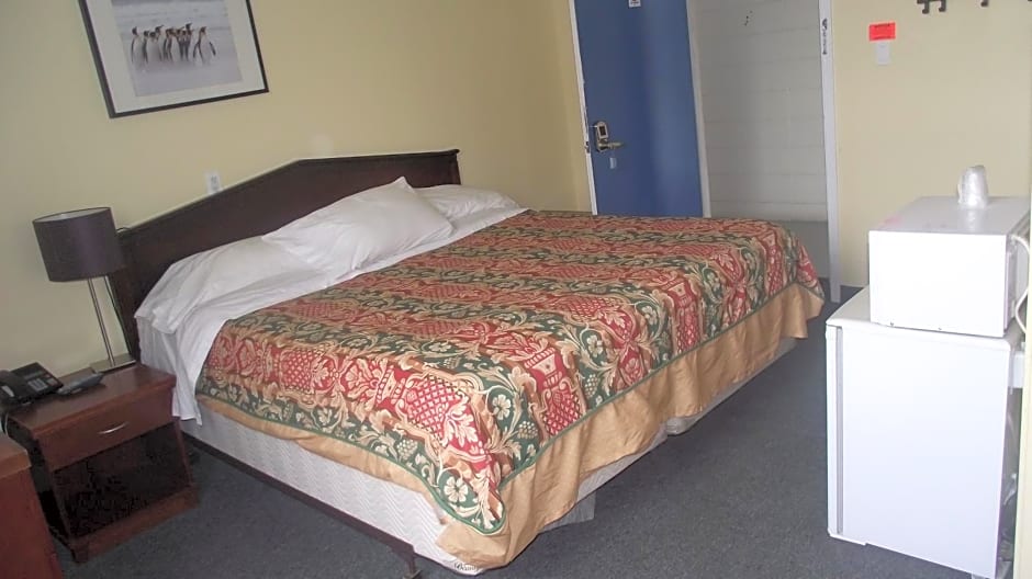Empress Inn and Suites by the Falls