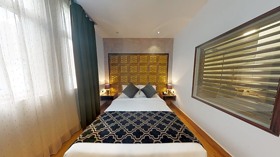 Belllo Hotel Jb Central