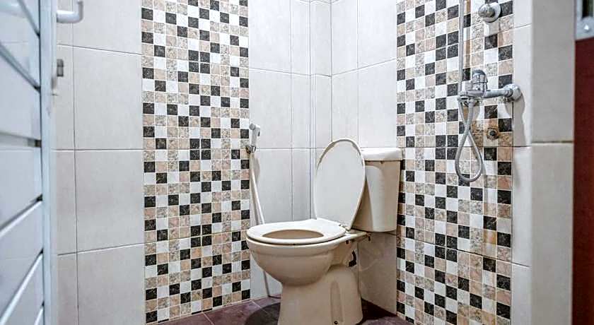 RedDoorz Syariah near Jamtos Jambi 2