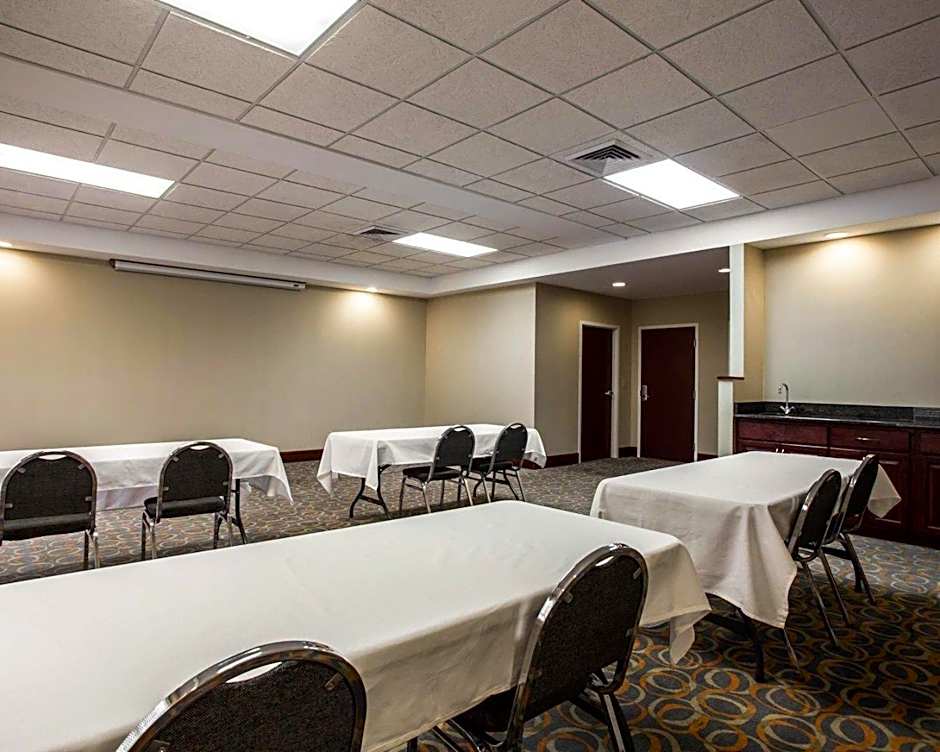 Comfort Inn & Suites Lumberton Central I-95