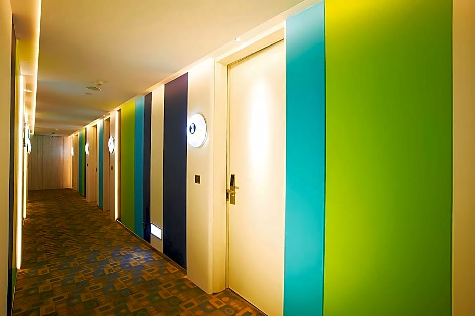 Royal Group Hotel Buo Ai Branch