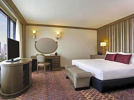 EXECUTIVE SUITE King Bed - Executive Lounge access, 20% off on Food and Beverages