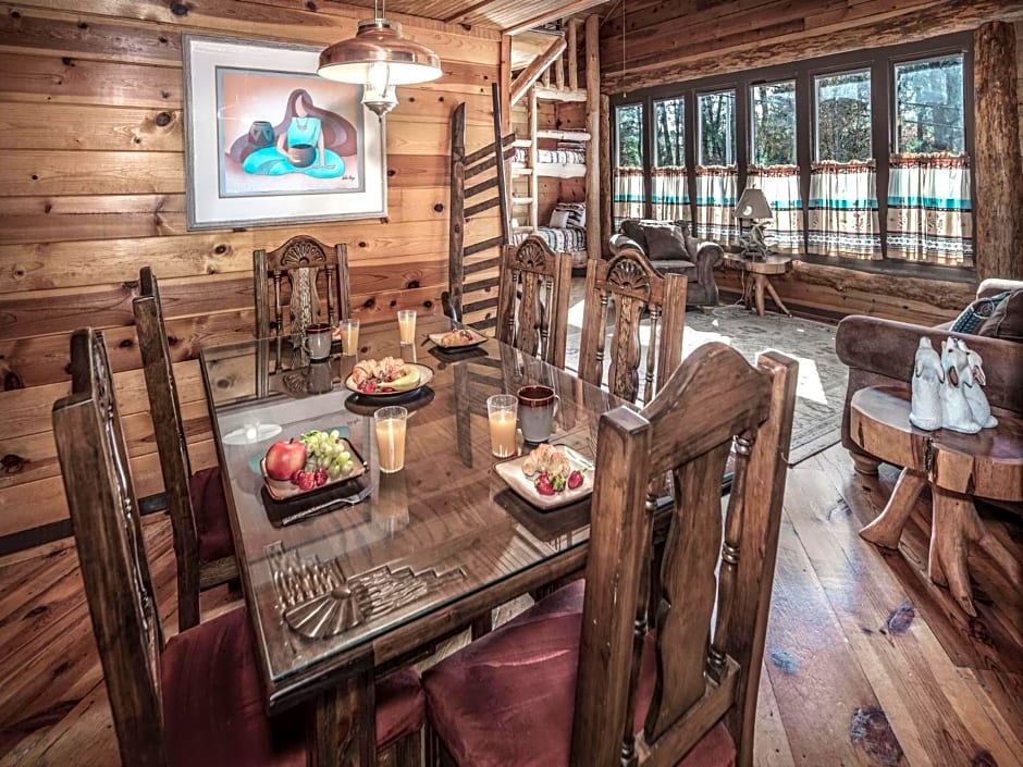Three Bears, 7 Bedrooms, Deck, Fireplace, Midtown, Grill, Sleeps 22