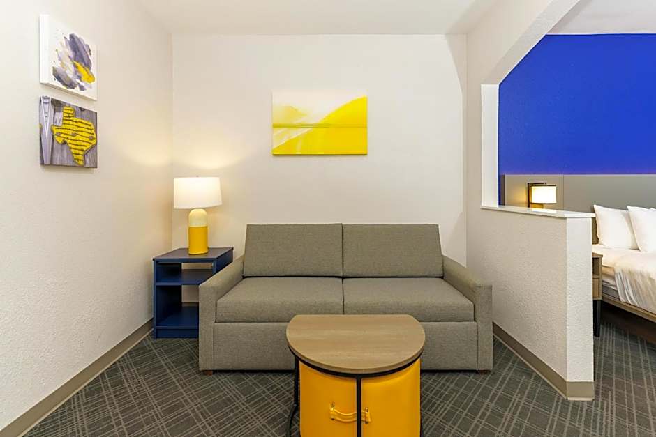Comfort Suites University Drive
