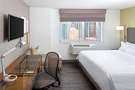 Guest room, 1 King, City view