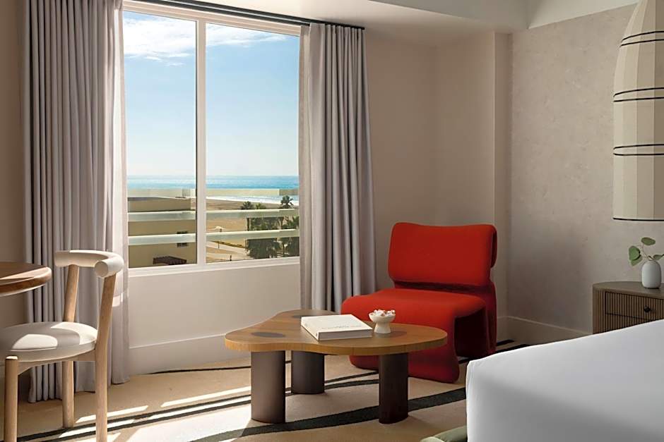 Sandbourne Santa Monica, Autograph Collection