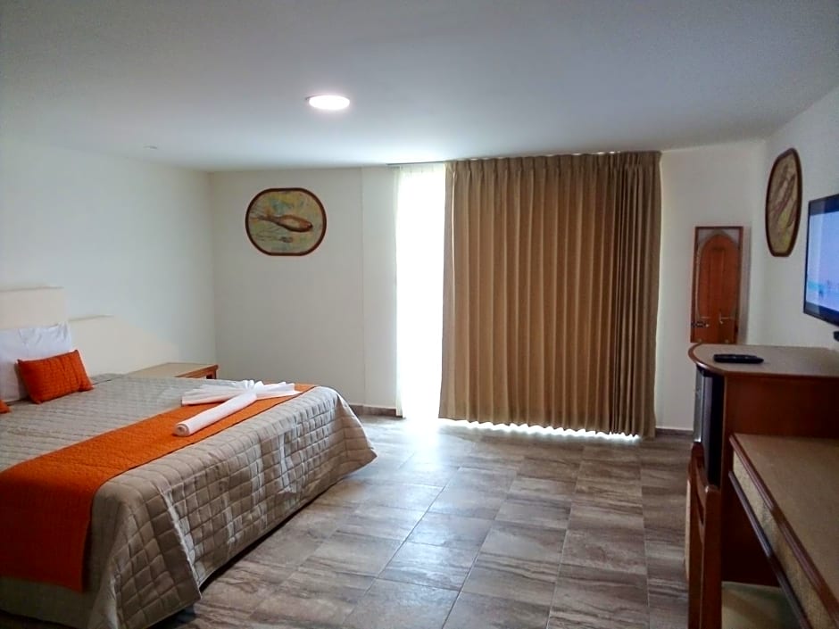 Hotel Palapa Palace Inn