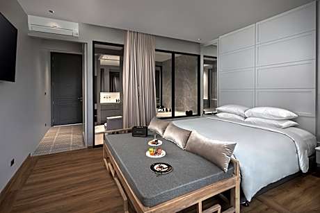 Standard Double or Twin Room with Balcony - Ground Floor