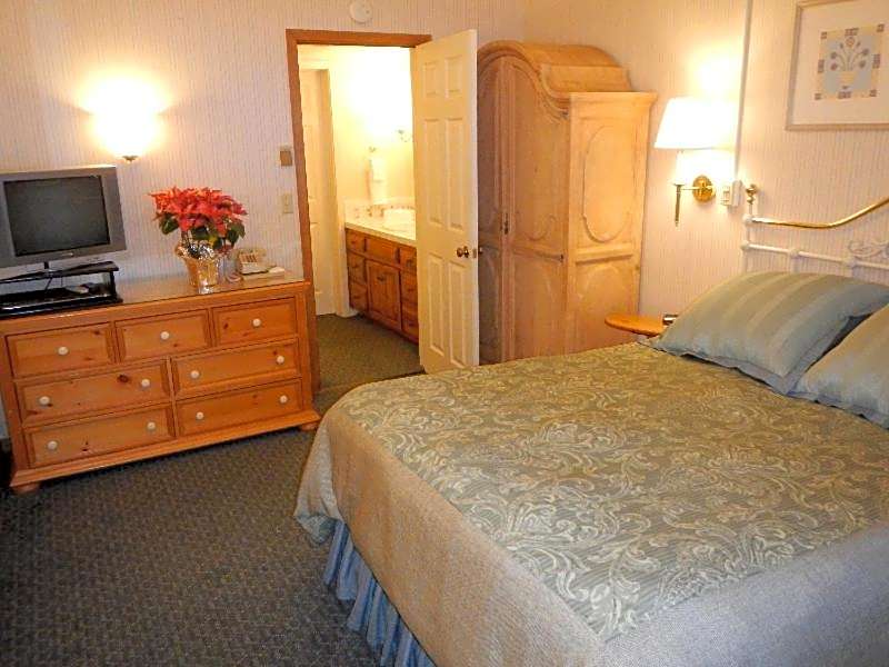 GetAways at Olympic Village Inn