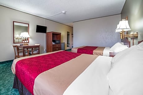 Queen Room with Two Queen Beds - Accessible/Non-Smoking