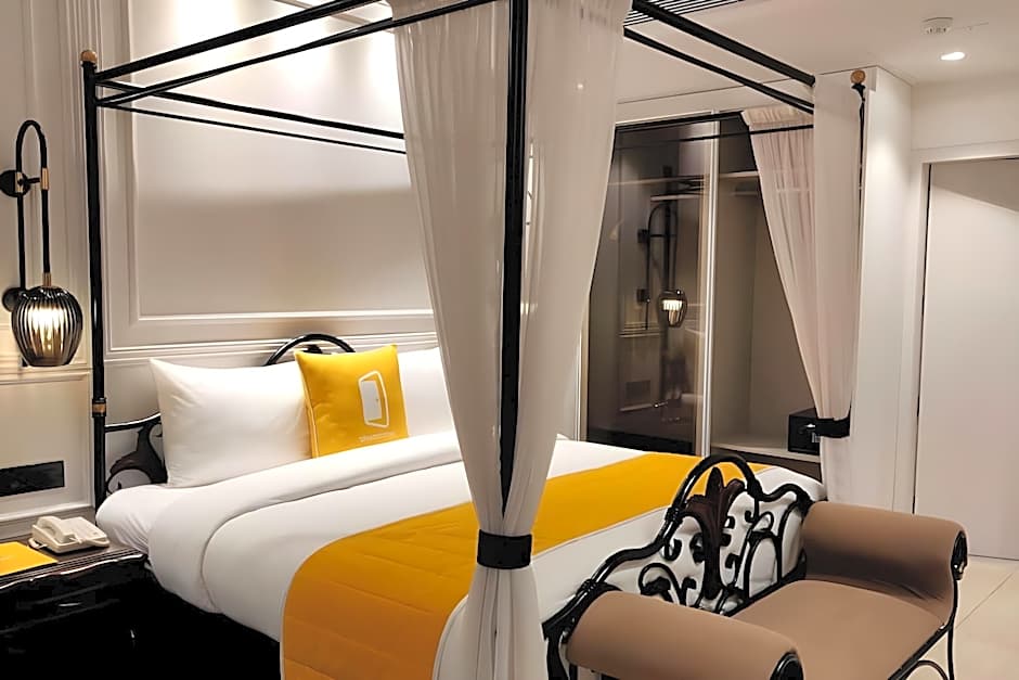 Bloom Boutique I GK1