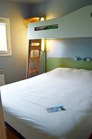 Standard Room with a Double Bed and a Single Bed