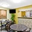 Super 8 by Wyndham Nampa