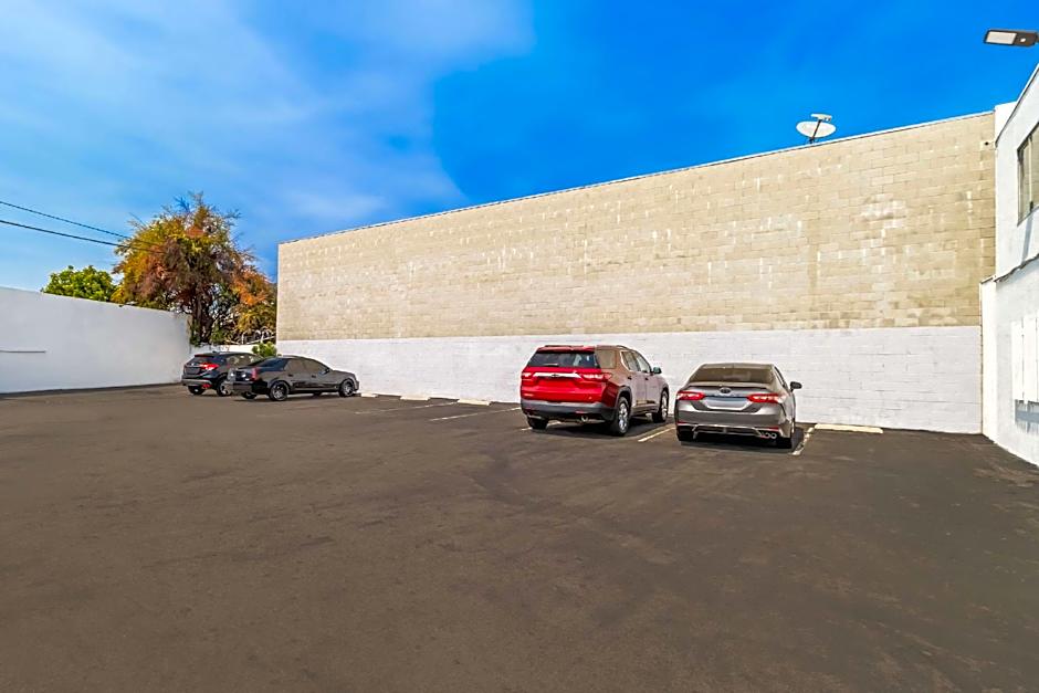 Rodeway Inn & Suites North Hollywood Burbank Airport - Universal Area