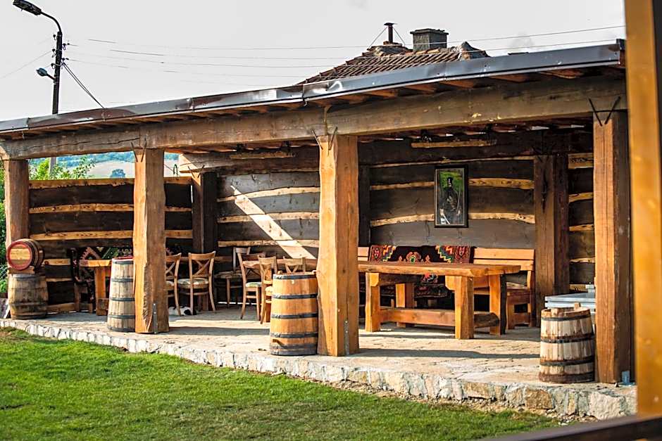 Етно комплекс "Поп Грую Бански"