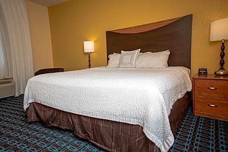 Room, 1 King Bed (Mobility Accessible, Tub)