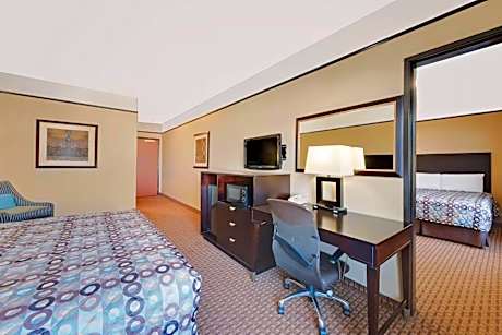 One-Bedroom Suite with One King Bed and One Queen Bed - Non-Smoking