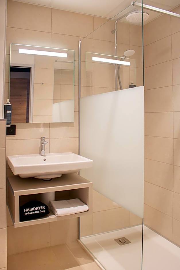 Brit Hotel Cahors - Le Valentr