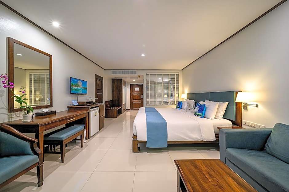 Andaman Beach Suites Hotel, Patong Phuket