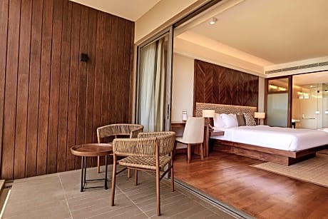 Signature Room - Complimentary sundowner cocktail from 4:30 to 5:30 pm