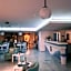 Stratos Hotel