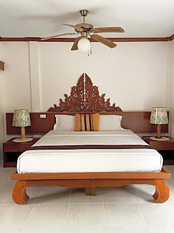 Deluxe Double Room with Pool View