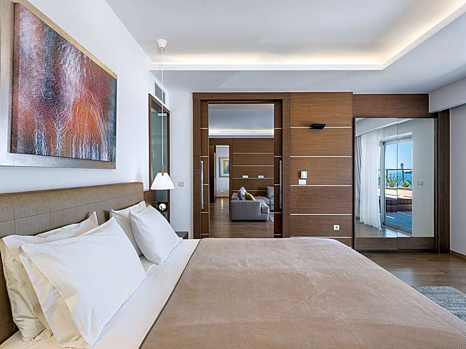 Photo 1 of 6 of Imperial 2 Bedroom Suite, Waterfront