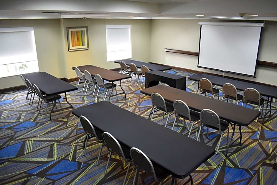 Holiday Inn Express & Suites Caryville By IHG