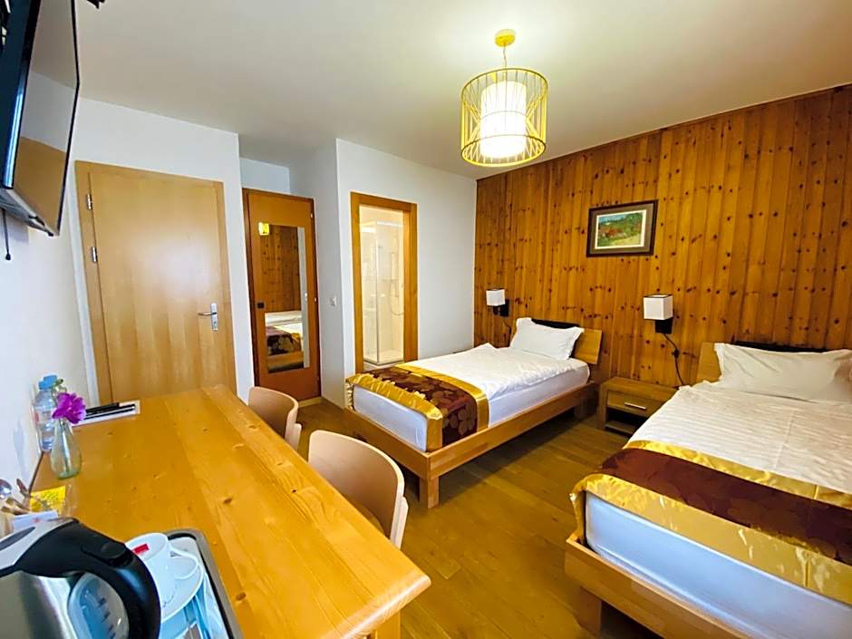 Qi-Lin Hotel Restaurant