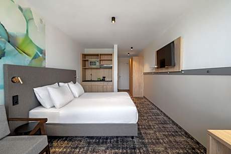 Superior Twin Room with Kitchenette and Balcony - Non-Smoking