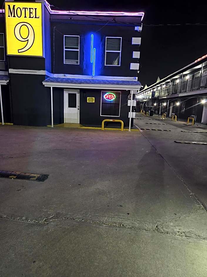 Motel 9