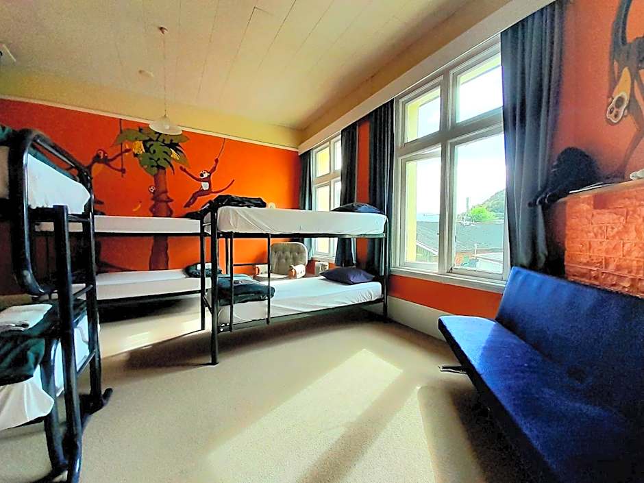 Noah's Ark Backpackers