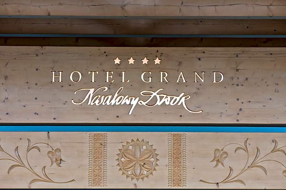 Grand Nosalowy Dwór