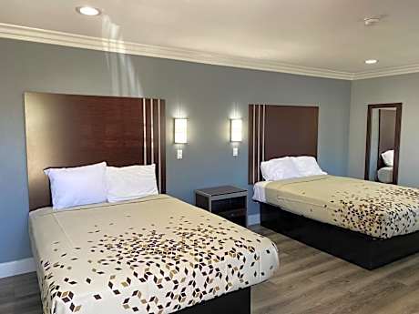 Queen Room with Two Queen Beds
