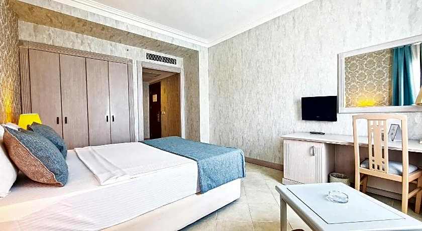 X Life Hotel Sarıgerme 15 - Adult Hotel