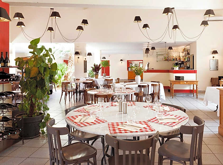 Golden Tulip Avignon Le Paradou