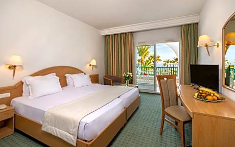 Double Room (1 Adult + 1 Child)
