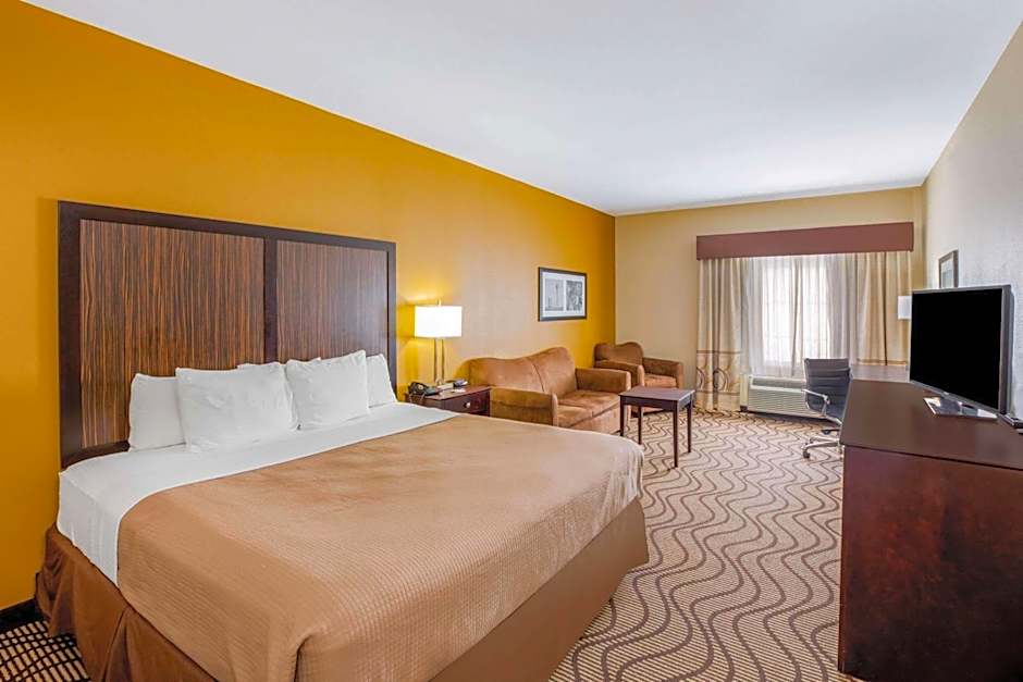 La Quinta Inn & Suites by Wyndham Floresville