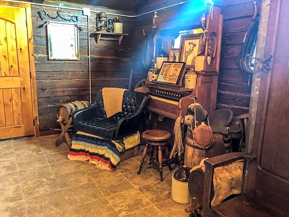 Samantha's Timber Inn