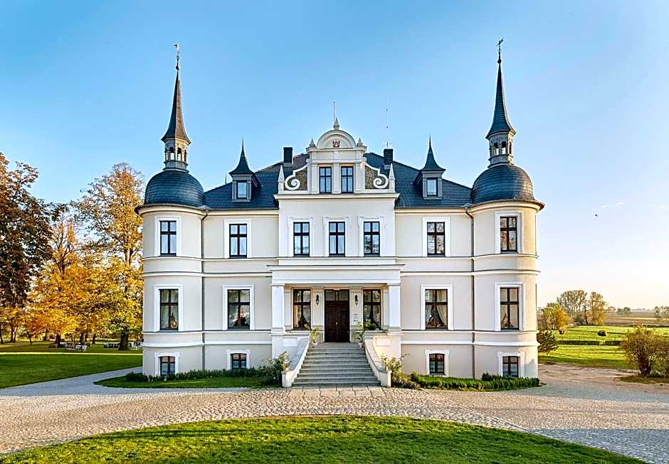 Pałac w Orli - pokoje, restauracja