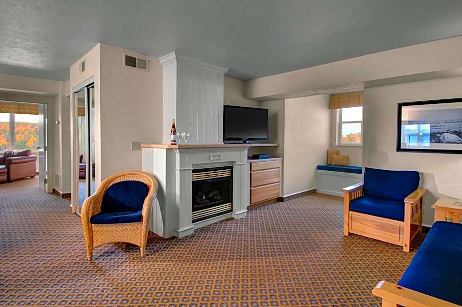 Cherry Tree Inn & Suites
